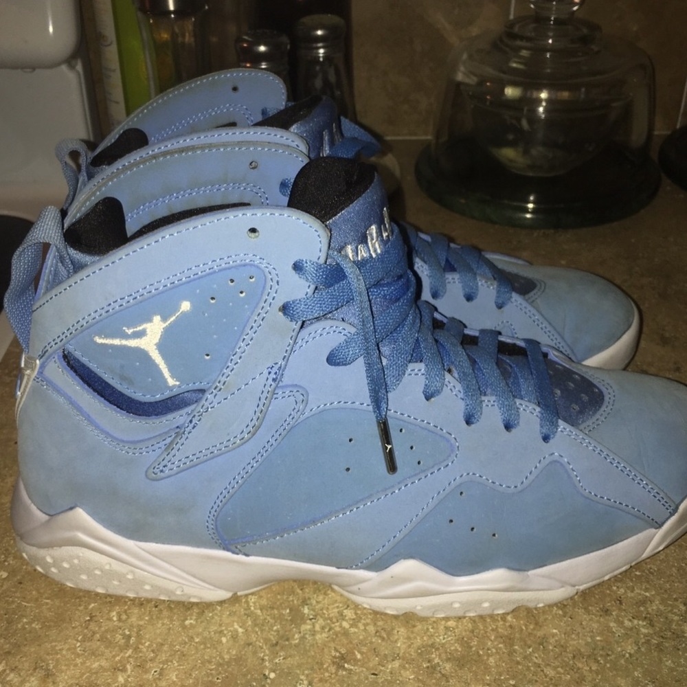 Air Jordan Retro 7 Pantone